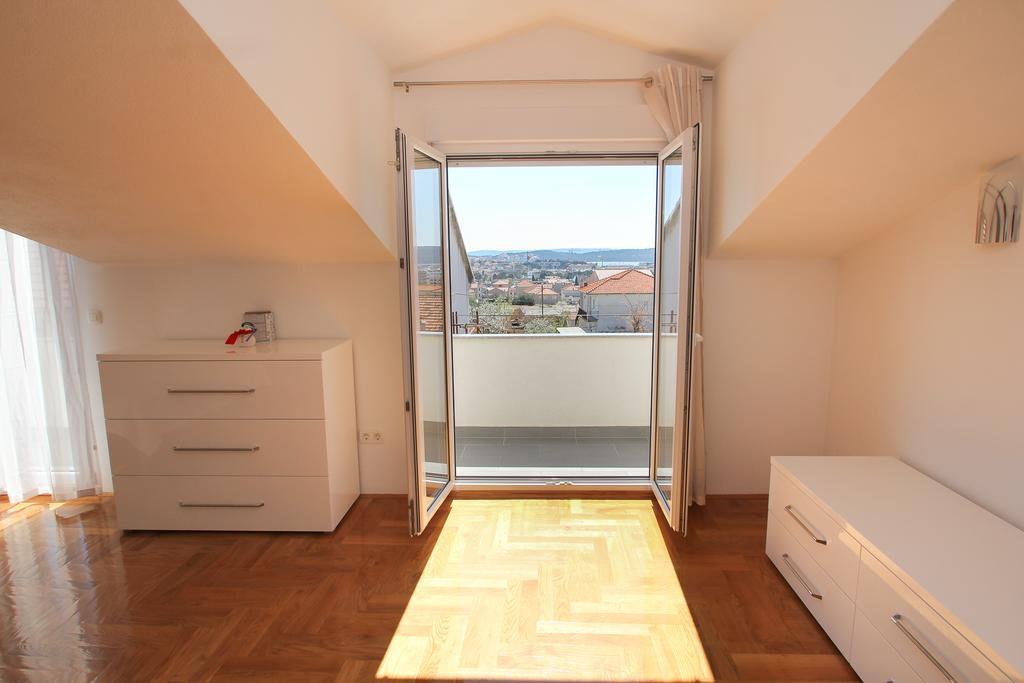 Apartman Dominik Trogir Exterior foto